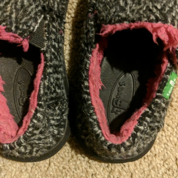 Sanuks worn once - Picture 6 of 7